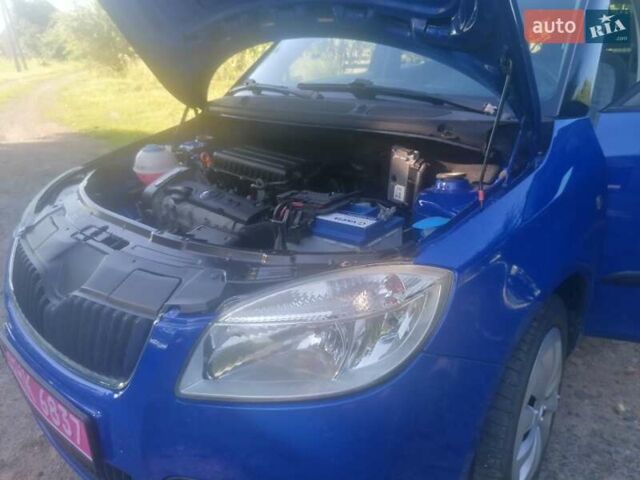 Синий Шкода Фабия, объемом двигателя 1.39 л и пробегом 167 тыс. км за 5500 $, фото 27 на Automoto.ua