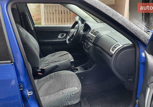 Синій Шкода Фабія, об'ємом двигуна 1.4 л та пробігом 293 тис. км за 4100 $, фото 3 на Automoto.ua