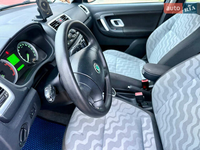 Синий Шкода Фабия, объемом двигателя 1.6 л и пробегом 238 тыс. км за 6999 $, фото 10 на Automoto.ua