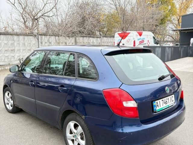 Синій Шкода Фабія, об'ємом двигуна 1.4 л та пробігом 300 тис. км за 3400 $, фото 1 на Automoto.ua