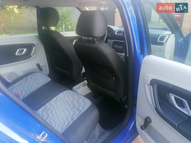 Синий Шкода Фабия, объемом двигателя 1.39 л и пробегом 167 тыс. км за 5500 $, фото 9 на Automoto.ua