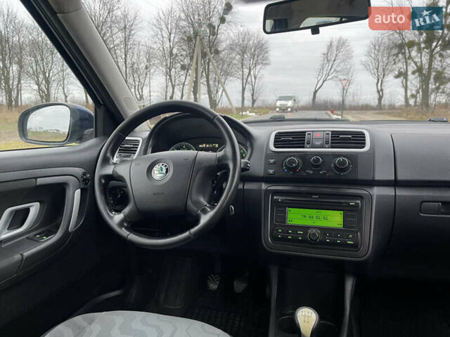 Синий Шкода Фабия, объемом двигателя 1.9 л и пробегом 290 тыс. км за 4990 $, фото 14 на Automoto.ua