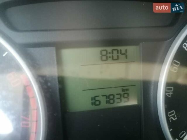 Синий Шкода Фабия, объемом двигателя 1.39 л и пробегом 167 тыс. км за 5500 $, фото 28 на Automoto.ua