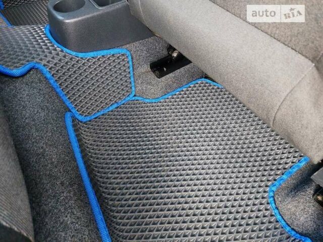 Синий Шкода Фабия, объемом двигателя 1.2 л и пробегом 161 тыс. км за 4750 $, фото 69 на Automoto.ua