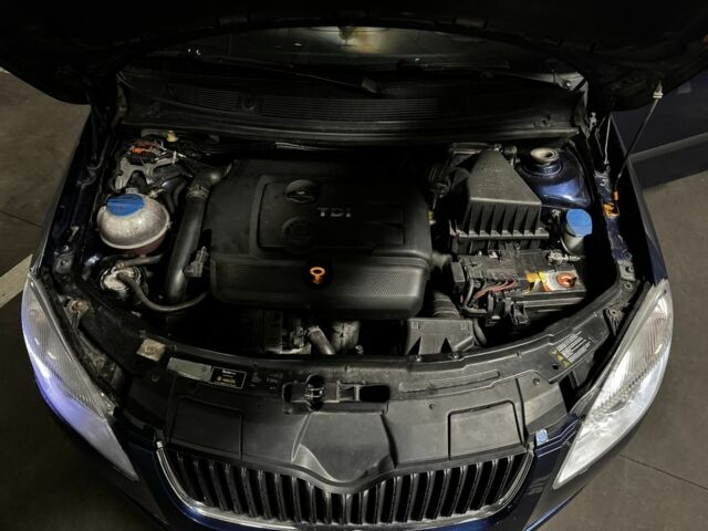 Синій Шкода Фабія, об'ємом двигуна 1.4 л та пробігом 279 тис. км за 4700 $, фото 6 на Automoto.ua
