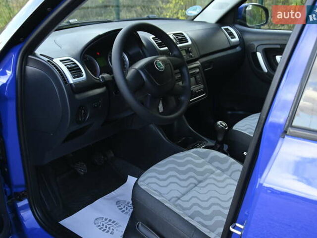 Синий Шкода Фабия, объемом двигателя 1.39 л и пробегом 178 тыс. км за 5950 $, фото 16 на Automoto.ua