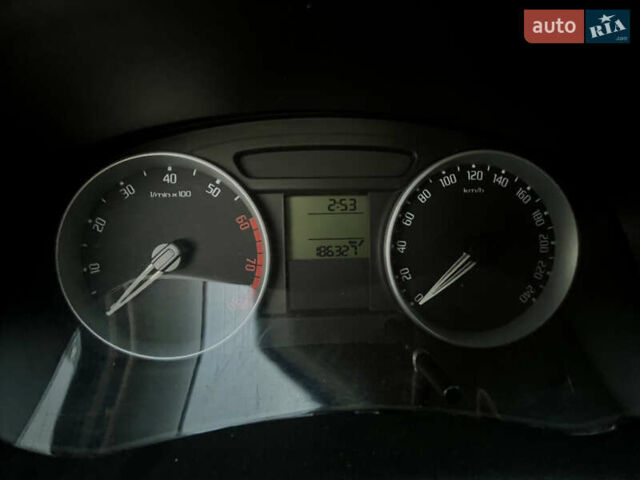 Синий Шкода Фабия, объемом двигателя 1.39 л и пробегом 186 тыс. км за 5750 $, фото 20 на Automoto.ua