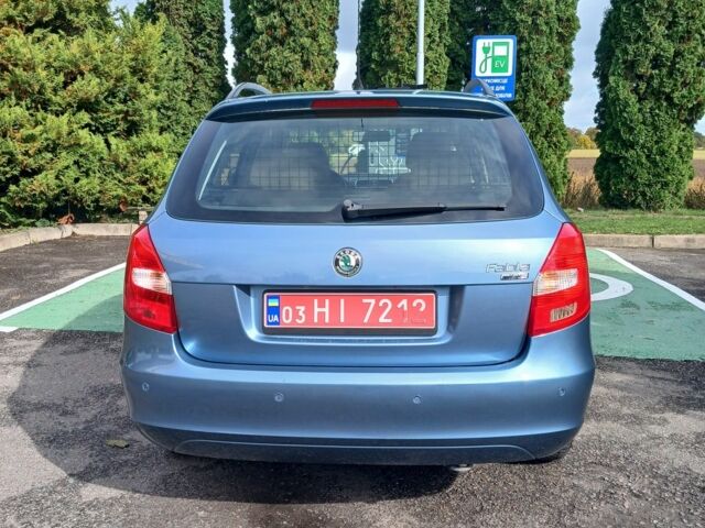 Синий Шкода Фабия, объемом двигателя 0 л и пробегом 190 тыс. км за 6100 $, фото 4 на Automoto.ua