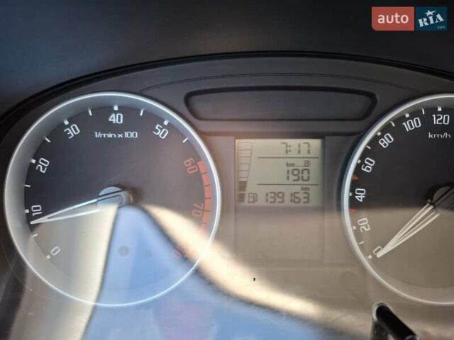 Синій Шкода Фабія, об'ємом двигуна 1.4 л та пробігом 140 тис. км за 6200 $, фото 17 на Automoto.ua