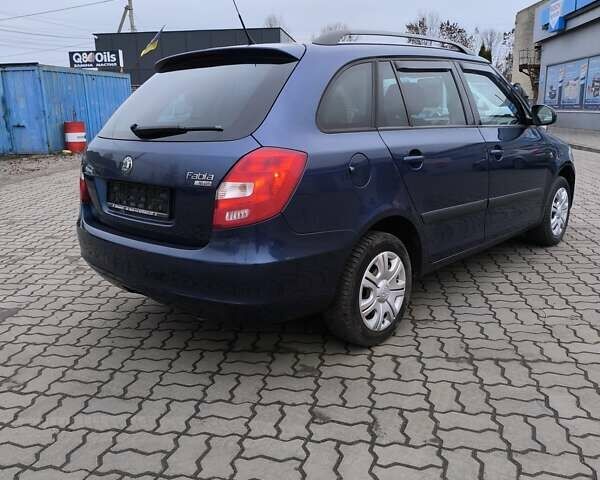 Синий Шкода Фабия, объемом двигателя 1.6 л и пробегом 181 тыс. км за 5500 $, фото 4 на Automoto.ua