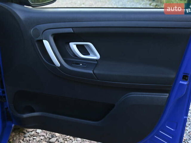 Синий Шкода Фабия, объемом двигателя 1.39 л и пробегом 178 тыс. км за 5950 $, фото 32 на Automoto.ua