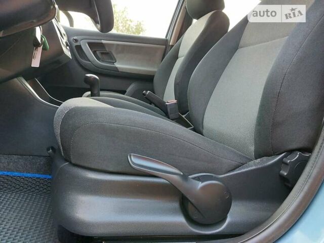 Синий Шкода Фабия, объемом двигателя 1.2 л и пробегом 161 тыс. км за 4750 $, фото 59 на Automoto.ua