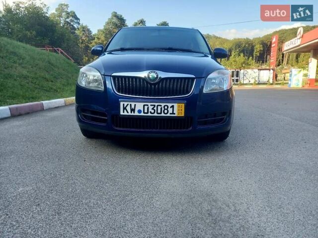 Синий Шкода Фабия, объемом двигателя 1.6 л и пробегом 230 тыс. км за 7550 $, фото 17 на Automoto.ua
