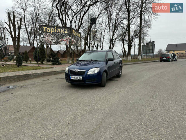 Синий Шкода Фабия, объемом двигателя 1.2 л и пробегом 160 тыс. км за 4500 $, фото 2 на Automoto.ua