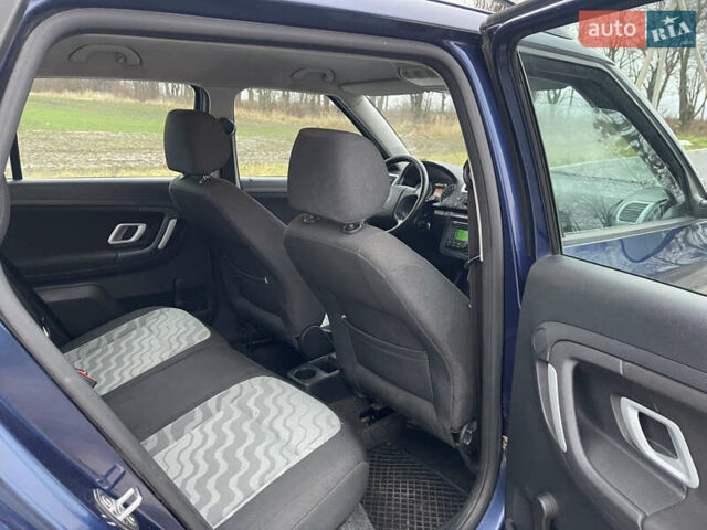 Синий Шкода Фабия, объемом двигателя 1.9 л и пробегом 290 тыс. км за 4990 $, фото 11 на Automoto.ua