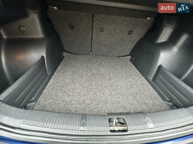 Синий Шкода Фабия, объемом двигателя 1.2 л и пробегом 160 тыс. км за 4500 $, фото 10 на Automoto.ua