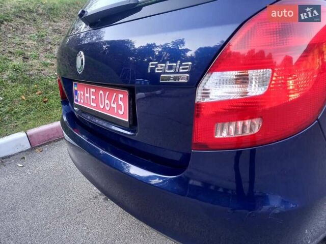 Синий Шкода Фабия, объемом двигателя 1.6 л и пробегом 230 тыс. км за 7550 $, фото 130 на Automoto.ua