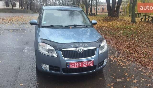 Синий Шкода Фабия, объемом двигателя 1.4 л и пробегом 200 тыс. км за 5900 $, фото 6 на Automoto.ua