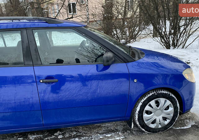 Синий Шкода Фабия, объемом двигателя 1.2 л и пробегом 255 тыс. км за 3700 $, фото 13 на Automoto.ua