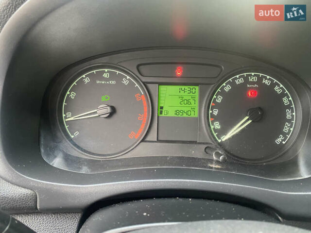 Синий Шкода Фабия, объемом двигателя 1.2 л и пробегом 189 тыс. км за 4300 $, фото 10 на Automoto.ua