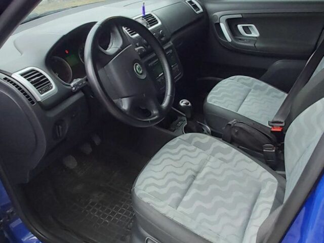 Синій Шкода Фабія, об'ємом двигуна 1.6 л та пробігом 210 тис. км за 5800 $, фото 1 на Automoto.ua