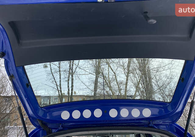 Синий Шкода Фабия, объемом двигателя 1.2 л и пробегом 255 тыс. км за 3700 $, фото 26 на Automoto.ua