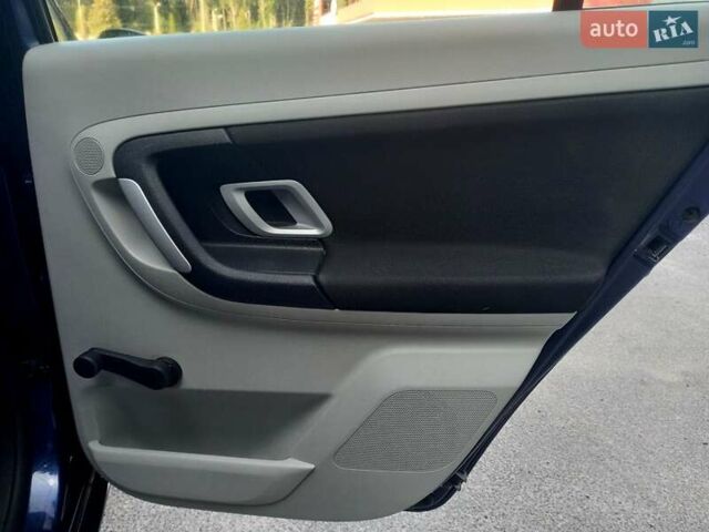 Синий Шкода Фабия, объемом двигателя 1.6 л и пробегом 230 тыс. км за 7550 $, фото 105 на Automoto.ua