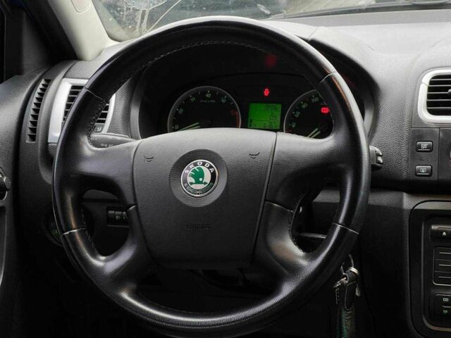 Синій Шкода Фабія, об'ємом двигуна 1.6 л та пробігом 230 тис. км за 6800 $, фото 13 на Automoto.ua