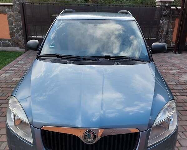 Синий Шкода Фабия, объемом двигателя 1.2 л и пробегом 161 тыс. км за 4750 $, фото 1 на Automoto.ua