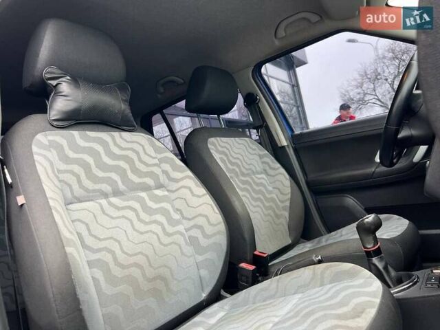 Синій Шкода Фабія, об'ємом двигуна 1.6 л та пробігом 230 тис. км за 6800 $, фото 19 на Automoto.ua