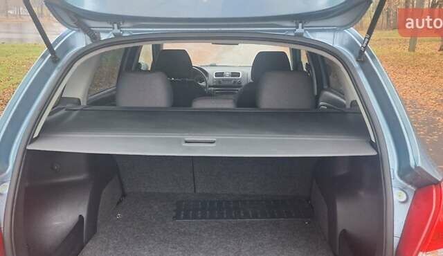 Синий Шкода Фабия, объемом двигателя 1.4 л и пробегом 200 тыс. км за 5900 $, фото 11 на Automoto.ua