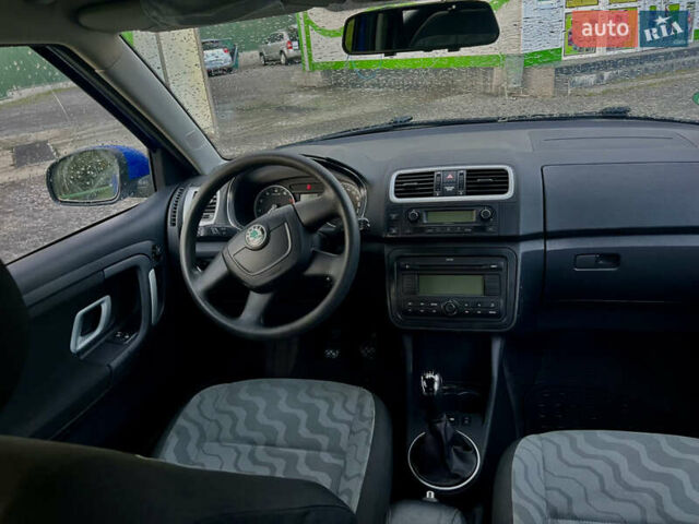 Синий Шкода Фабия, объемом двигателя 1.39 л и пробегом 186 тыс. км за 5750 $, фото 15 на Automoto.ua