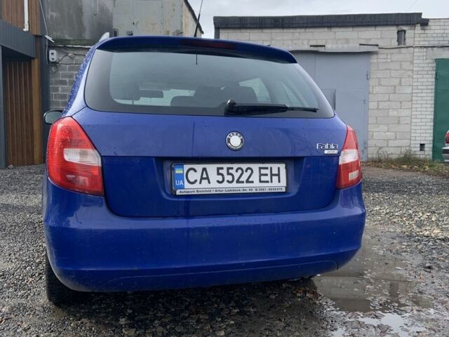 Шкода Фабия 2009 в Черкассах на Automoto.ua Синий Шкода Фабия, объемом двигателя 1.2 л и пробегом 293 тыс. км за 5000 $, фото 2 на Automoto.ua