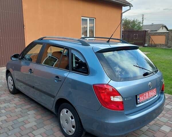 Синий Шкода Фабия, объемом двигателя 1.2 л и пробегом 161 тыс. км за 4750 $, фото 3 на Automoto.ua