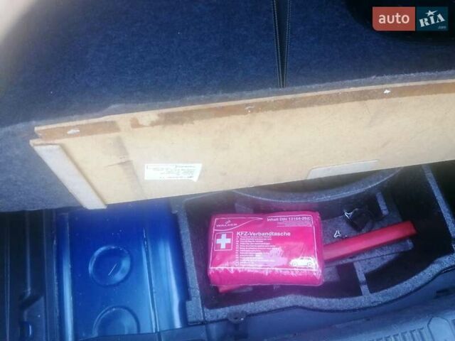 Синий Шкода Фабия, объемом двигателя 1.39 л и пробегом 167 тыс. км за 5500 $, фото 4 на Automoto.ua