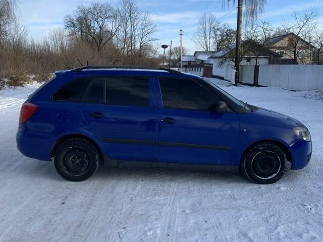 Синій Шкода Фабія, об'ємом двигуна 1.2 л та пробігом 350 тис. км за 4200 $, фото 2 на Automoto.ua