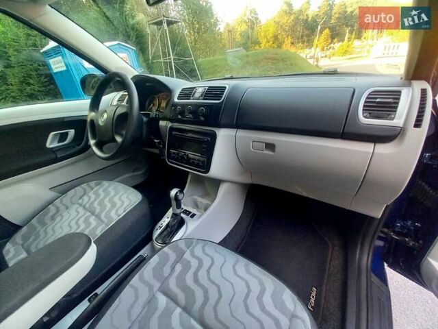 Синий Шкода Фабия, объемом двигателя 1.6 л и пробегом 230 тыс. км за 7799 $, фото 68 на Automoto.ua