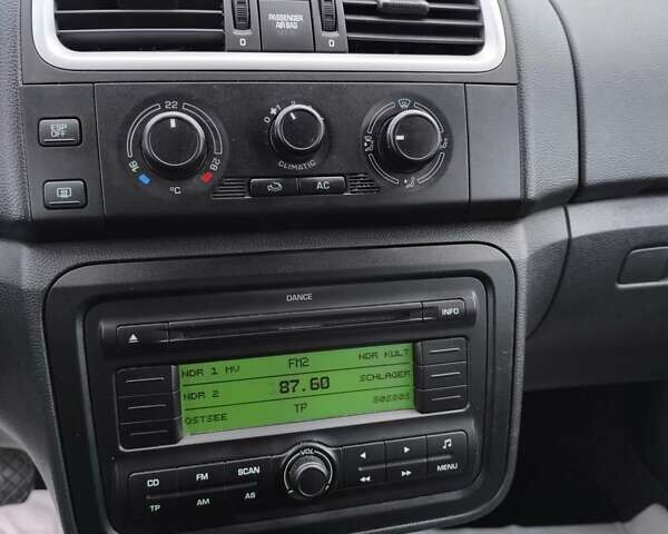 Синий Шкода Фабия, объемом двигателя 1.6 л и пробегом 181 тыс. км за 5500 $, фото 22 на Automoto.ua