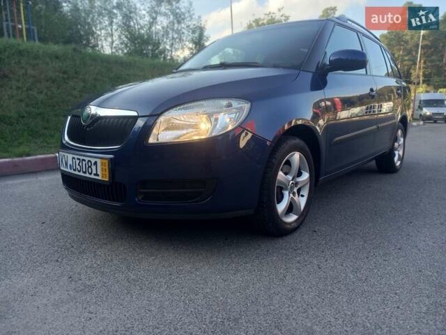 Синий Шкода Фабия, объемом двигателя 1.6 л и пробегом 230 тыс. км за 7550 $, фото 35 на Automoto.ua