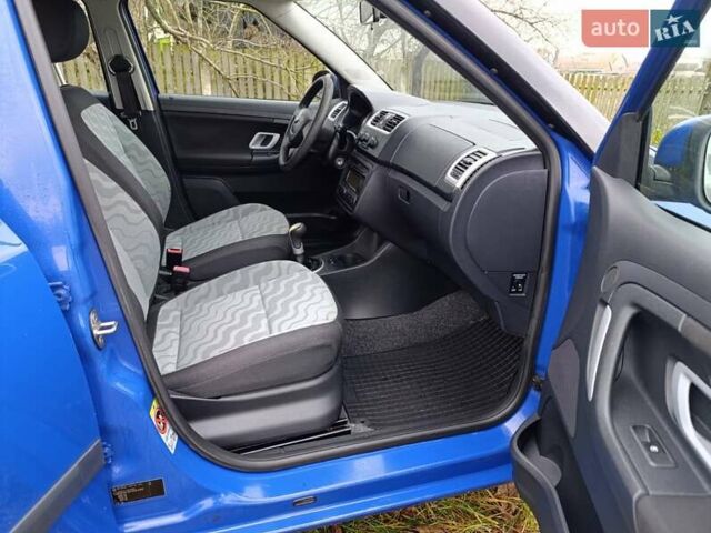 Синий Шкода Фабия, объемом двигателя 0 л и пробегом 206 тыс. км за 4999 $, фото 7 на Automoto.ua