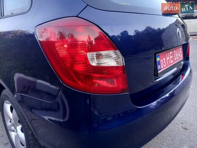 Синий Шкода Фабия, объемом двигателя 1.6 л и пробегом 230 тыс. км за 7550 $, фото 123 на Automoto.ua