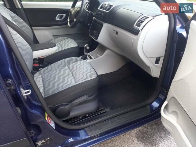 Синий Шкода Фабия, объемом двигателя 1.6 л и пробегом 230 тыс. км за 7799 $, фото 85 на Automoto.ua
