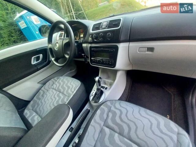 Синий Шкода Фабия, объемом двигателя 1.6 л и пробегом 230 тыс. км за 7799 $, фото 65 на Automoto.ua