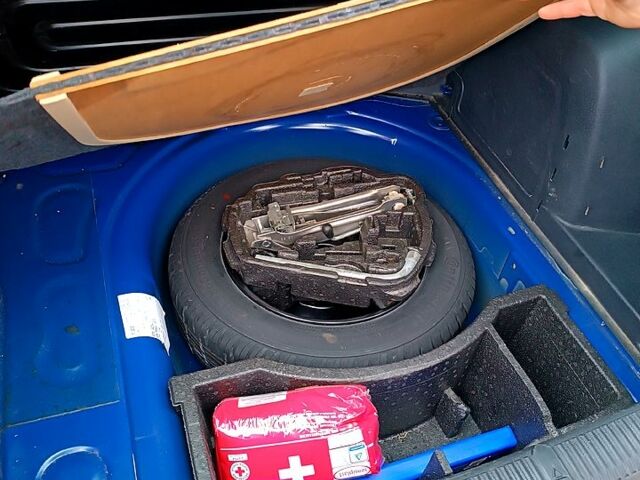 Синий Шкода Фабия, объемом двигателя 1.2 л и пробегом 178 тыс. км за 5100 $, фото 7 на Automoto.ua