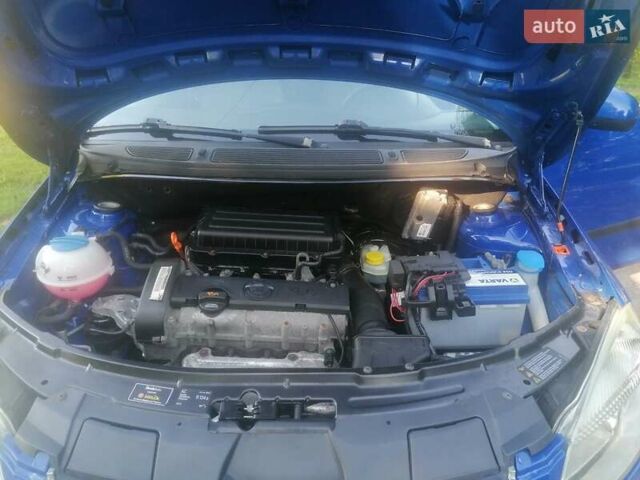Синий Шкода Фабия, объемом двигателя 1.39 л и пробегом 167 тыс. км за 5500 $, фото 21 на Automoto.ua