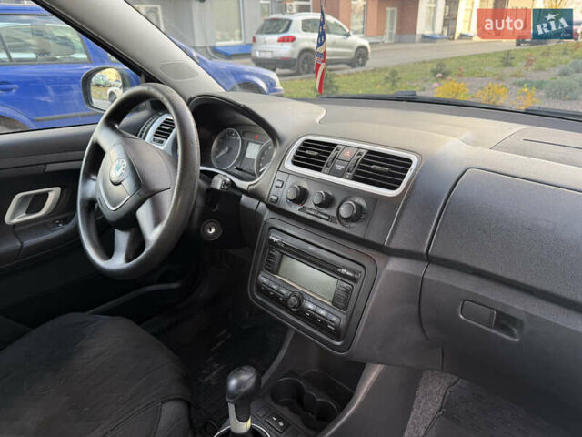 Синій Шкода Фабія, об'ємом двигуна 1.2 л та пробігом 149 тис. км за 4500 $, фото 4 на Automoto.ua