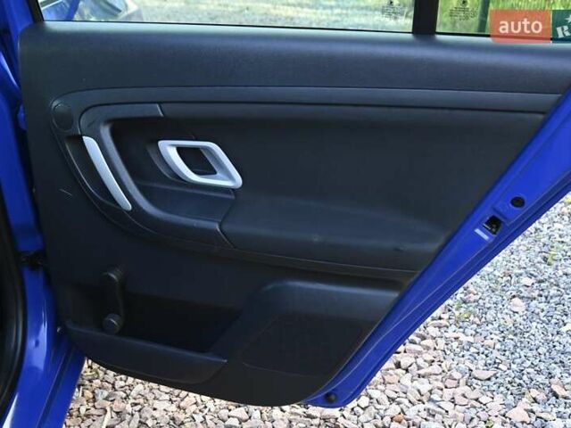 Синий Шкода Фабия, объемом двигателя 1.39 л и пробегом 178 тыс. км за 5950 $, фото 26 на Automoto.ua
