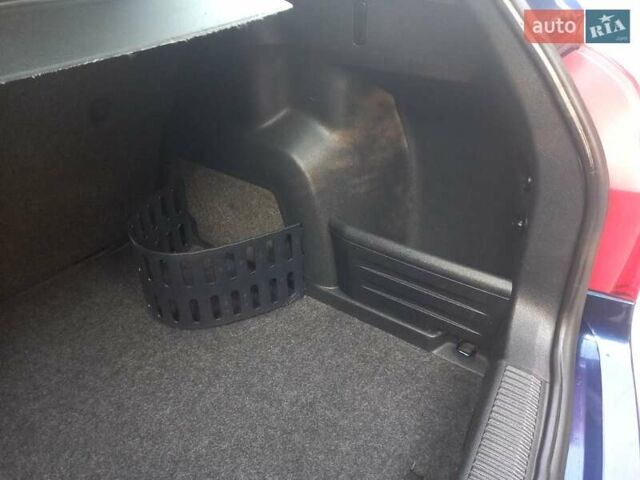 Синий Шкода Фабия, объемом двигателя 1.6 л и пробегом 230 тыс. км за 7550 $, фото 100 на Automoto.ua