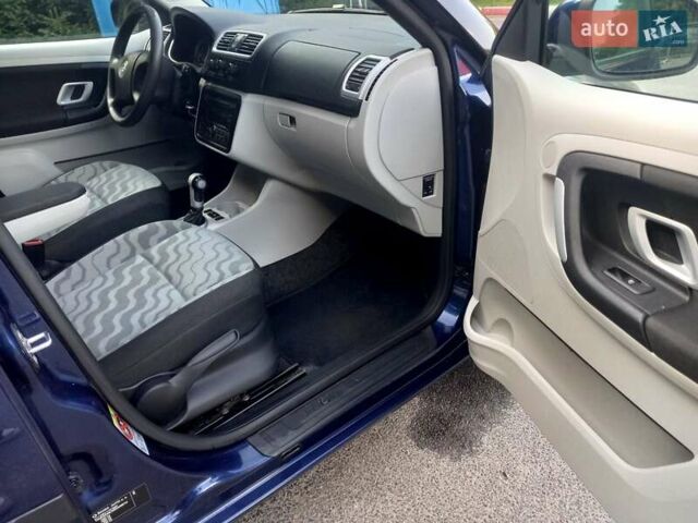 Синий Шкода Фабия, объемом двигателя 1.6 л и пробегом 230 тыс. км за 7550 $, фото 68 на Automoto.ua