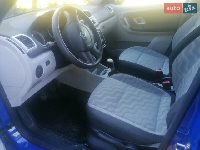 Синий Шкода Фабия, объемом двигателя 1.39 л и пробегом 167 тыс. км за 5500 $, фото 16 на Automoto.ua